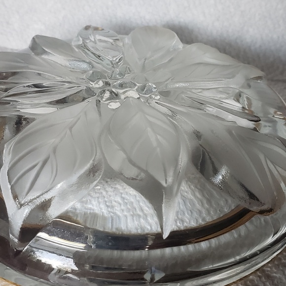 Pressed Glass Dish - Picture 4 of 6